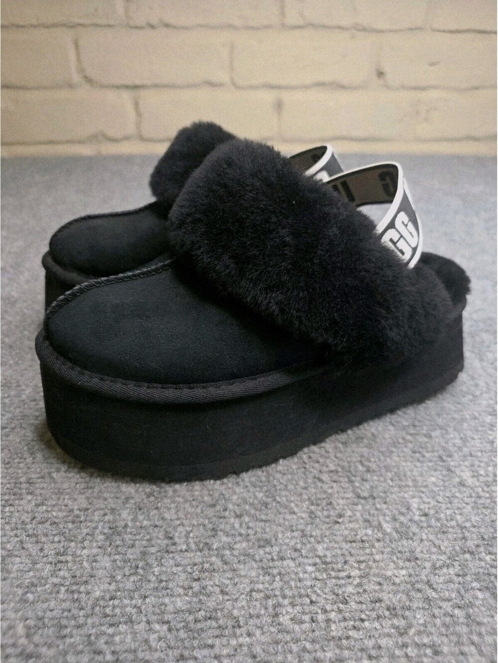 UGG Funkette Black Suede Platform Slippers Womens Sz 7 Japan 24 EUC 1113474